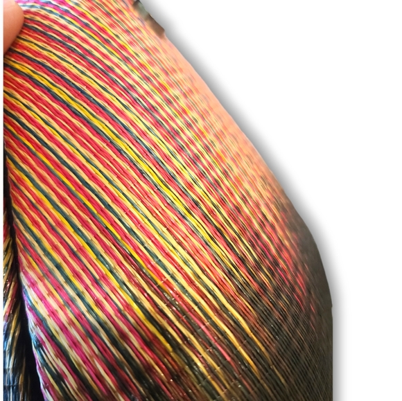 Like New Woven Straw Hand Bag Hard Shell - Picture 9 of 11